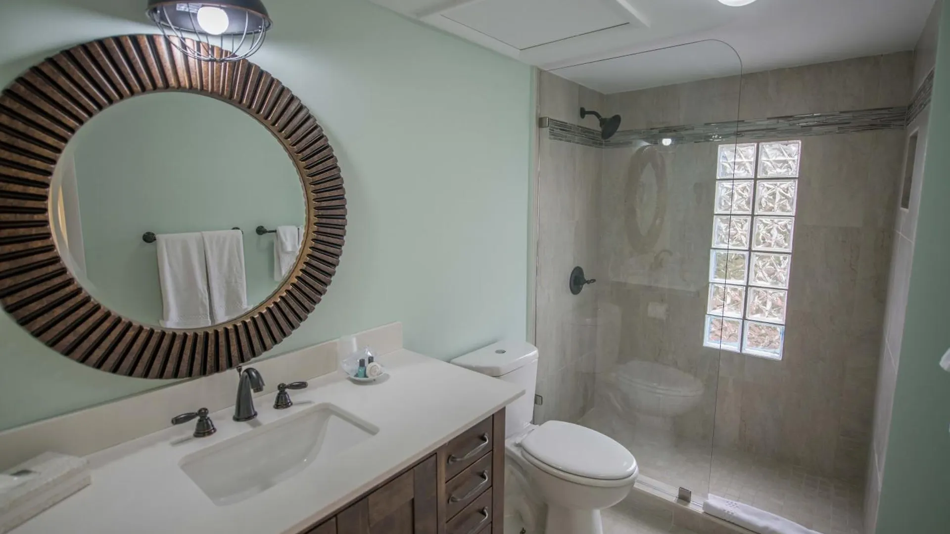 The Atrium Resort And Spa, Sint Maarten Simpson Bay